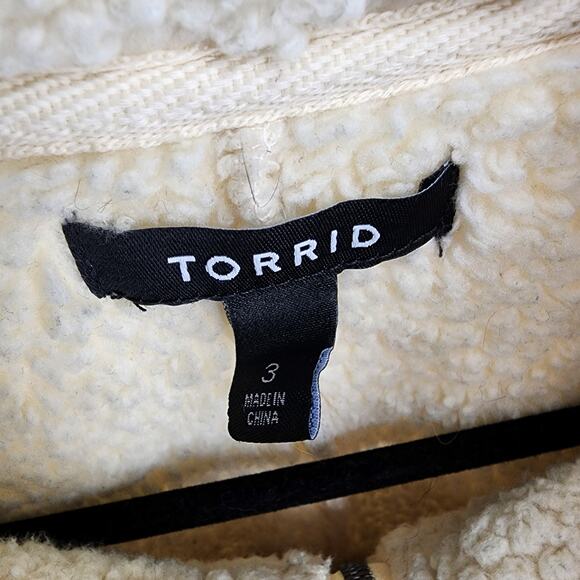 Torrid Sherpa Full Zip Collar Front Pockets Ivory Chevron Stripe Jacket Size 3X - Picture 3 of 7